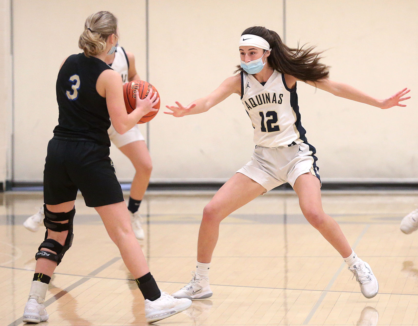 December 28: Lake Mills vs Aquinas